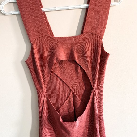 Dynamite Luxe Open-Back Midi Dress - Picture 6 of 7